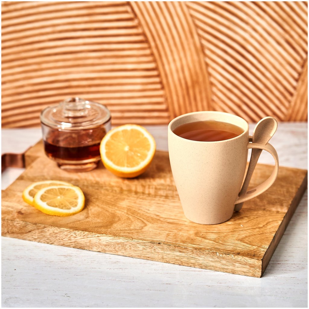 MUG 6710 LIFESTYLE 02 NO LOGO